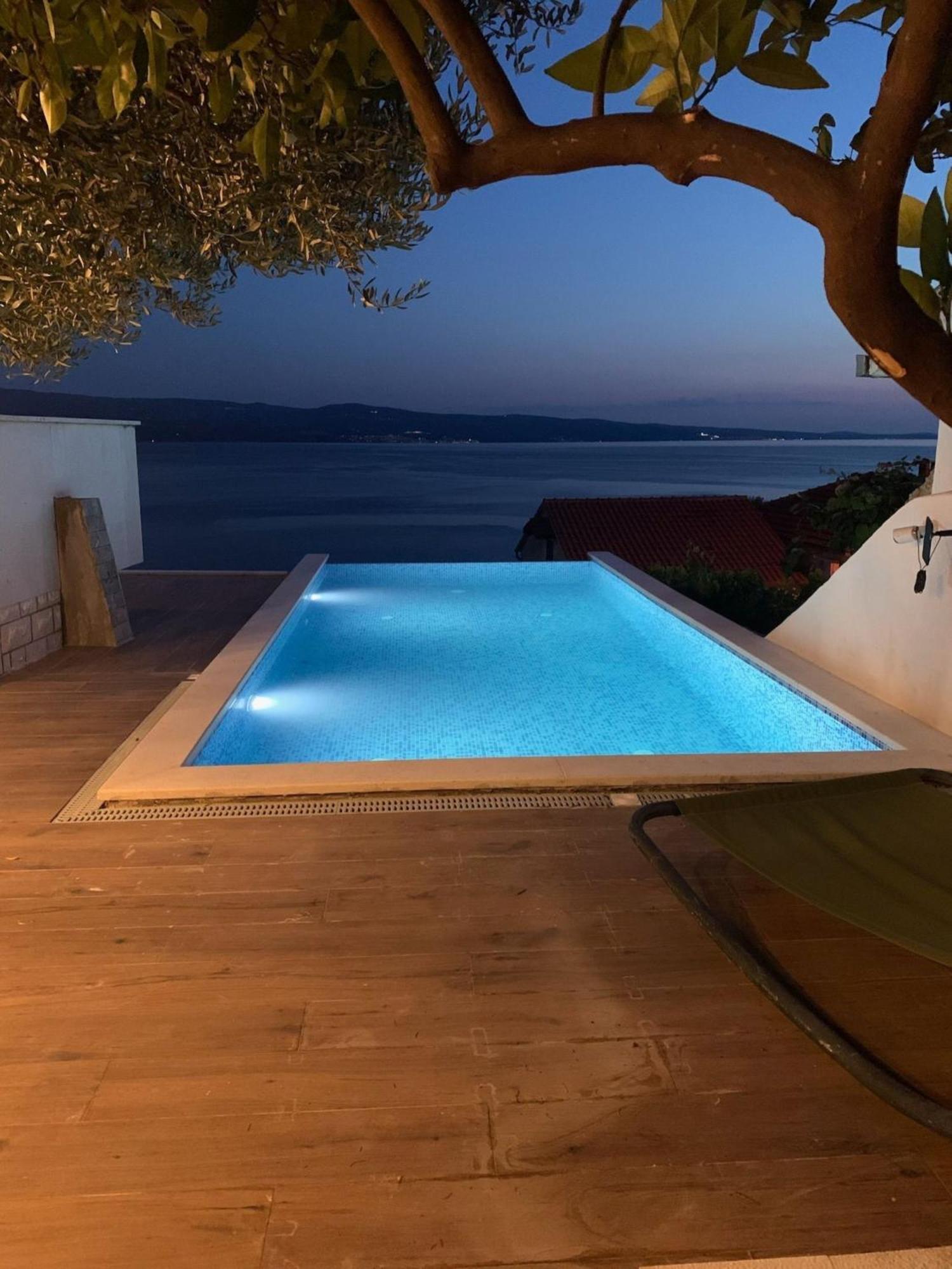 Apartments With Pool Vrdoljak Omis Room photo