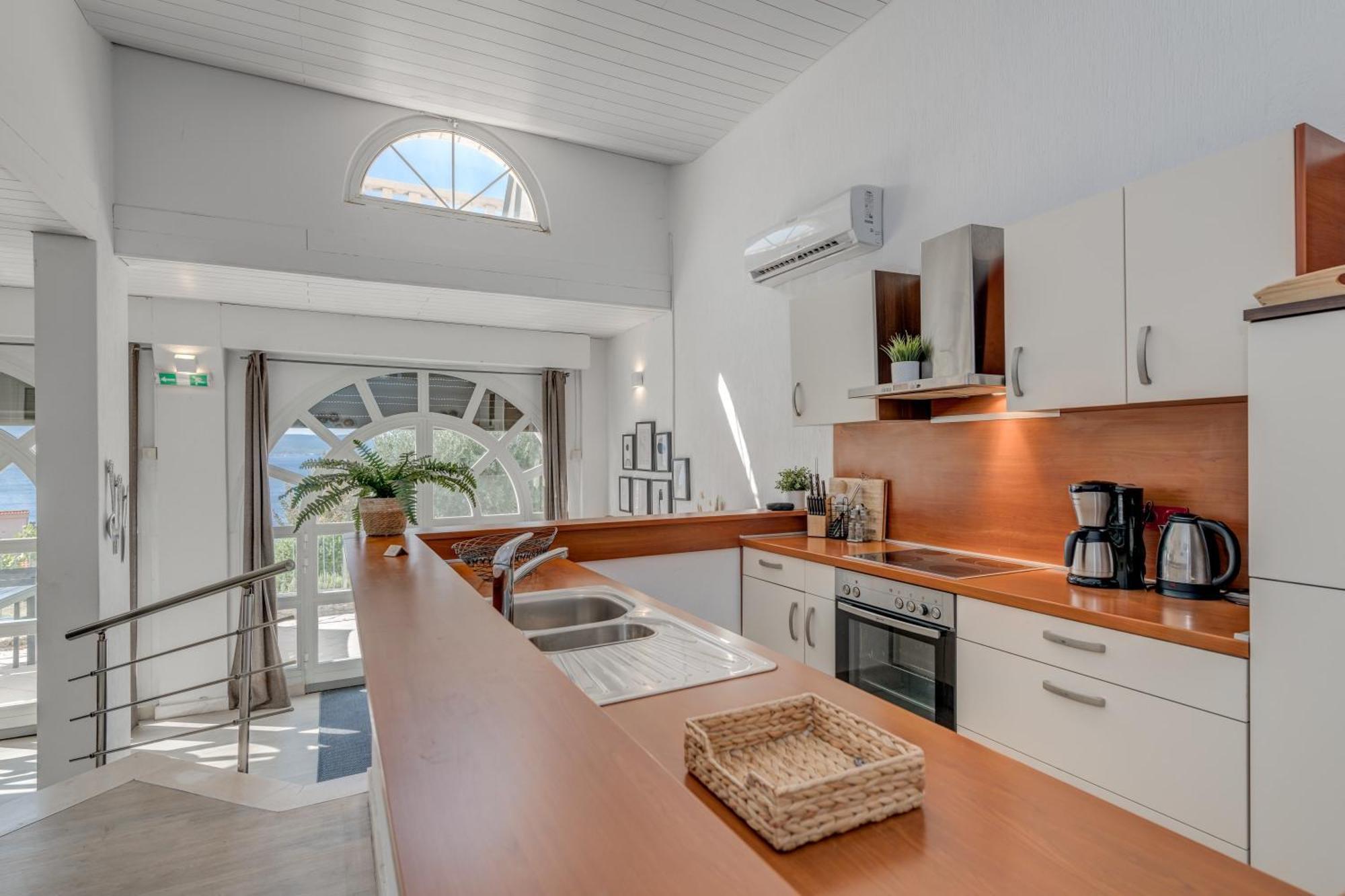 Apartments With Pool Vrdoljak Omis Room photo