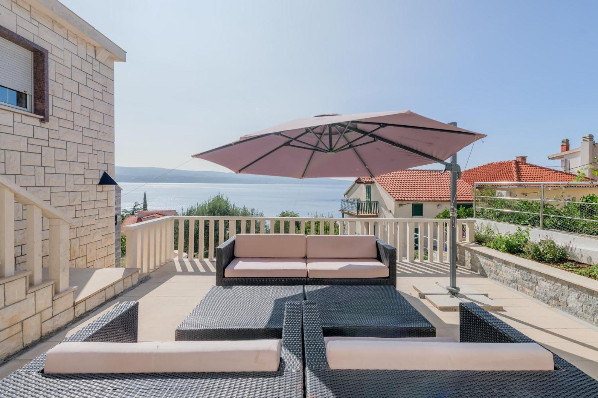 Apartments With Pool Vrdoljak Omis Room photo