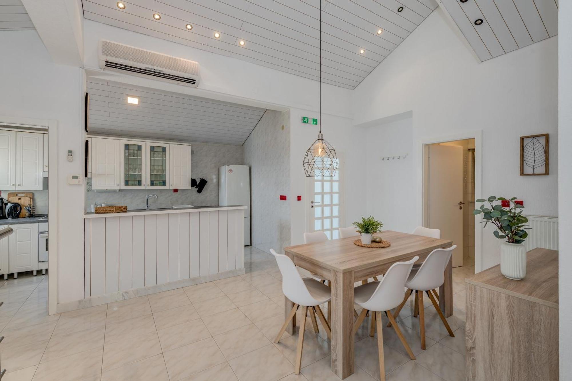Apartments With Pool Vrdoljak Omis Room photo