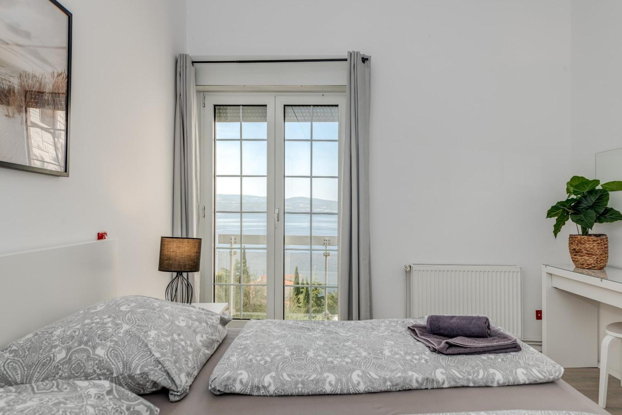 Apartments With Pool Vrdoljak Omis Room photo