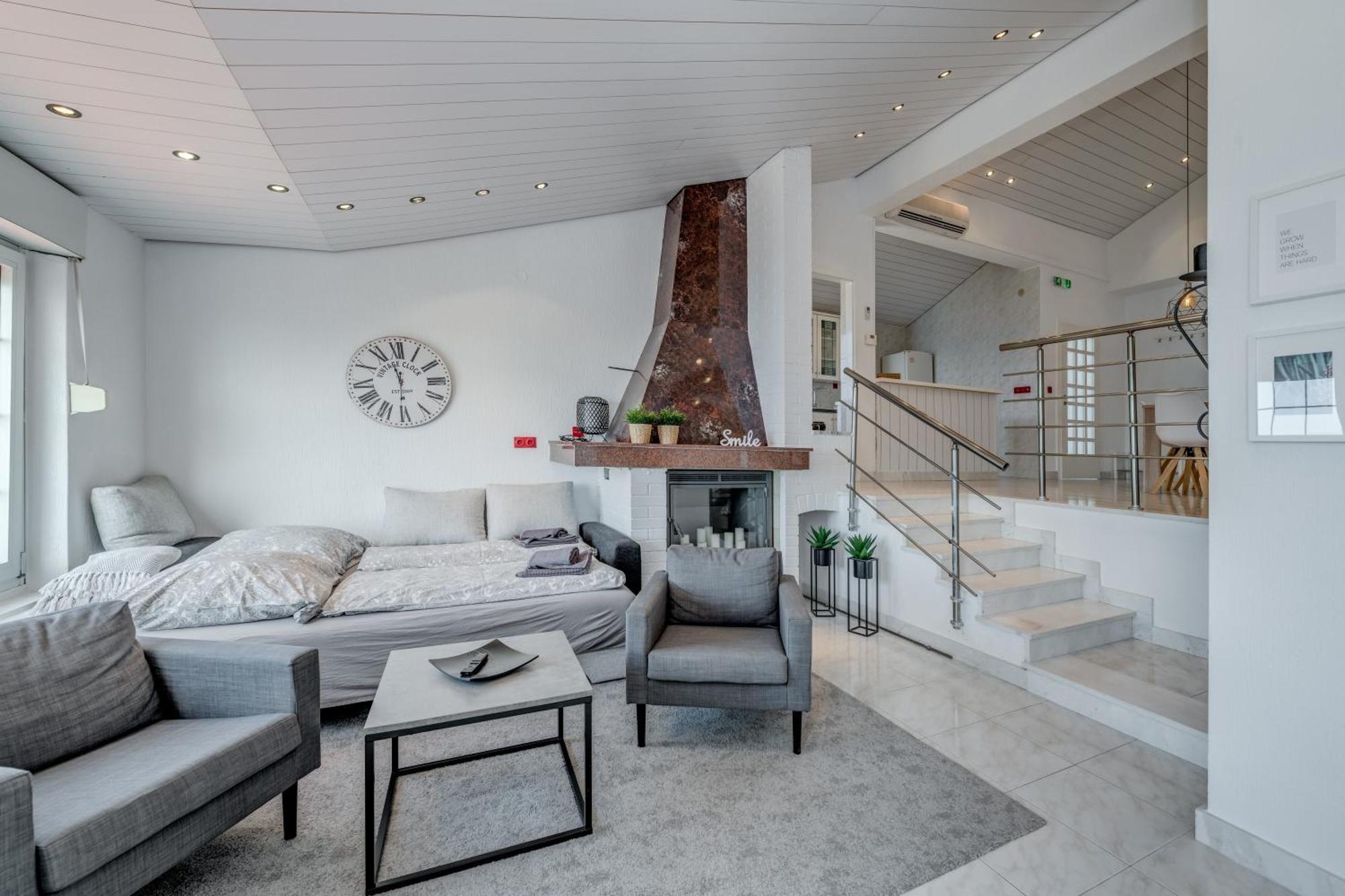 Apartments With Pool Vrdoljak Omis Room photo